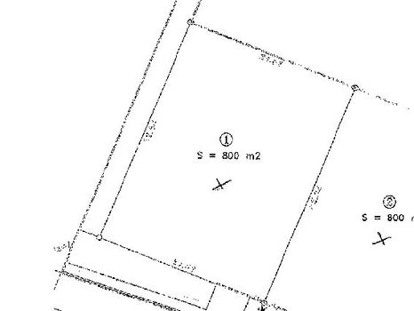 Tres bien situ� au calme et proche de toutes commodit�s, terrain plat et viabilis� cos 0.3 shon 240m�